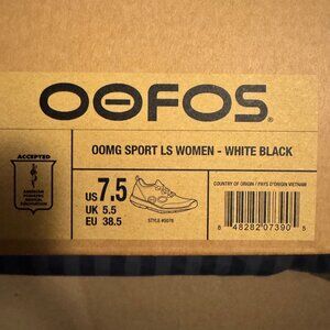 Womens Oofos Sneakers - Brand New in Box - Size 7.5 - Black